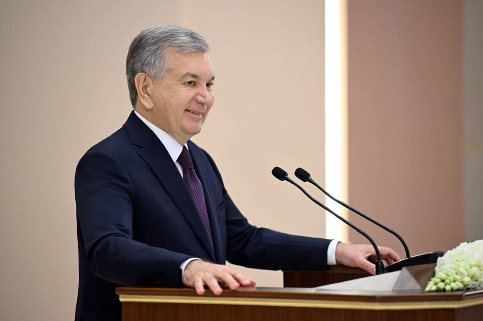 Инвестиции и новое жилье — президент проводит совещание по развитию Ферганской области