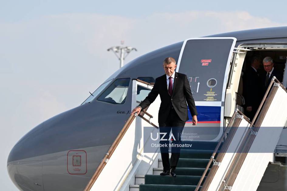 Премьер-министр Чехии прибыл в Ташкент (фото)