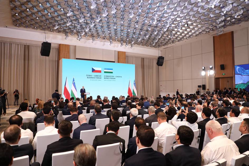 Uzbekistan, Czech Republic sign agreements at Tashkent business forum