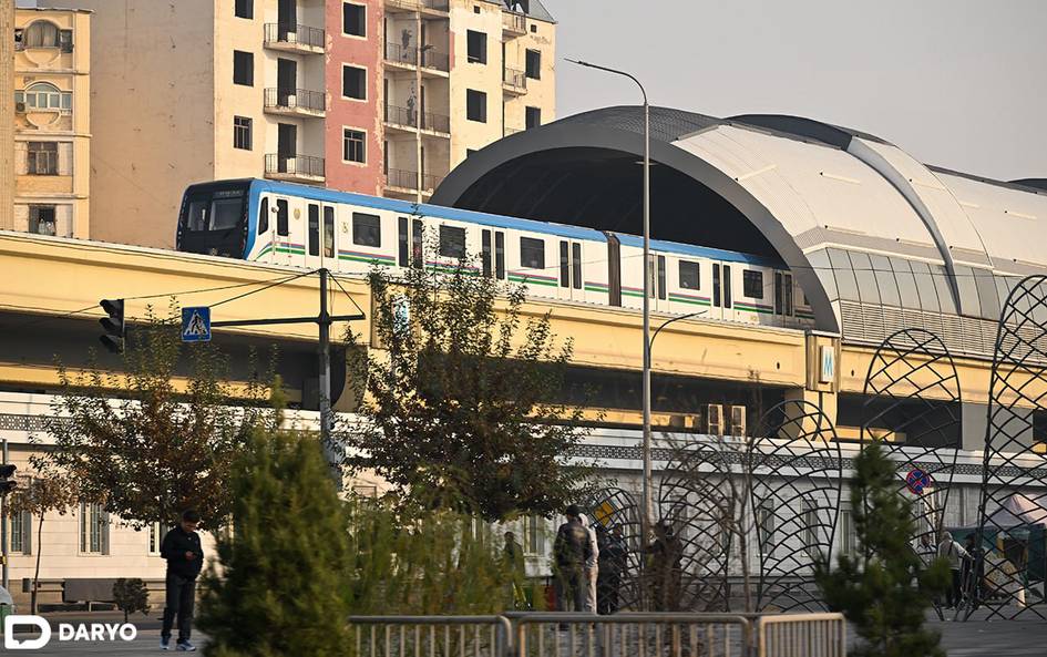 С 1 мая надземное метро Ташкента начало работать на час раньше