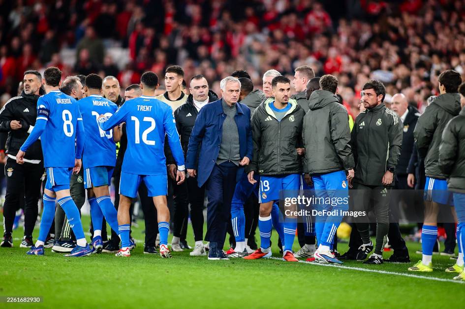 Mourinyo “Real”dan yetti nafar futbolchini haydab yuboradi — El Nacional