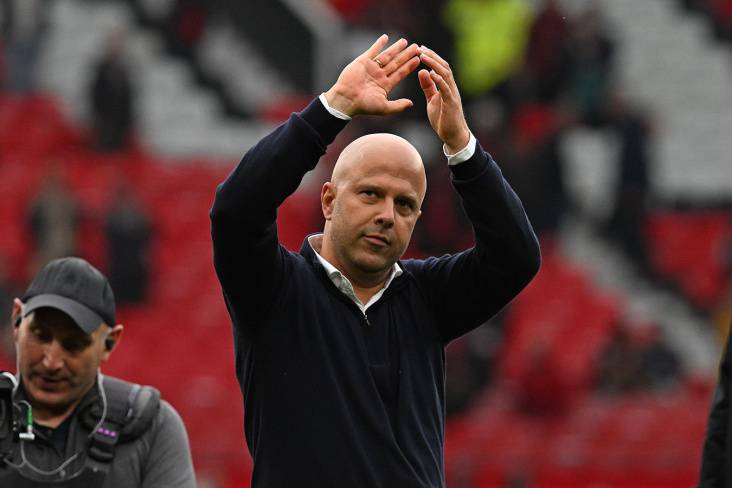 Arne Slot Chempionlar Ligasida Flik natijasini takrorladi