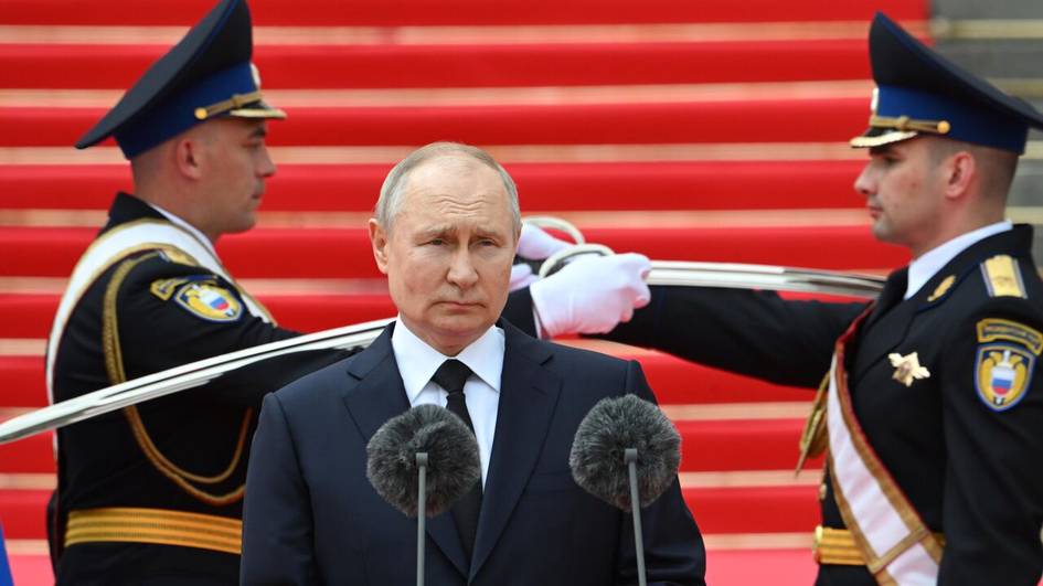 Sukunat ichidagi sarosima: Putin fitna yoki davlat to‘ntarishidan jiddiy tashvishda(mi)?