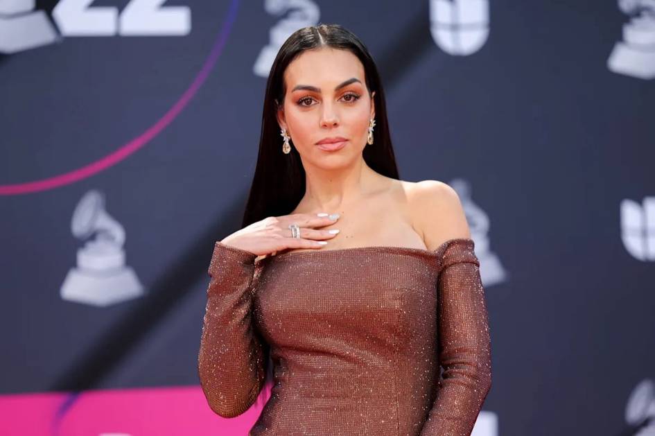Ronalduning sevgilisi Nyu Yorkdagi bayramda to‘y libosida ko‘rinish berdi (foto)