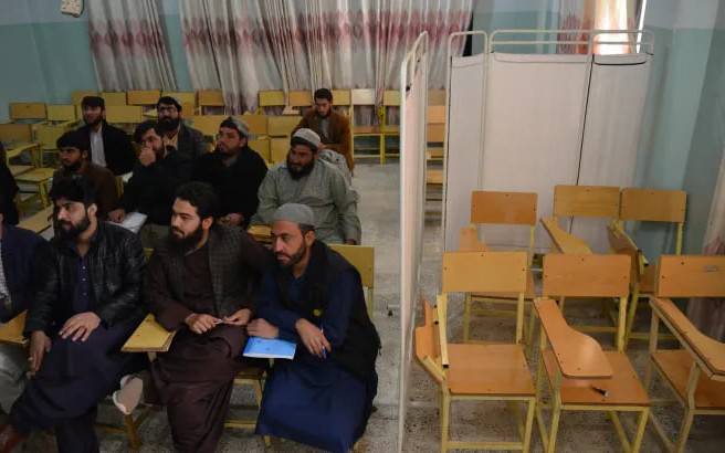 &ldquo;Tolibon&rdquo; 500 nafar afg&lsquo;on talabaga Rossiyaga o&lsquo;qishga borishni taqiqladi