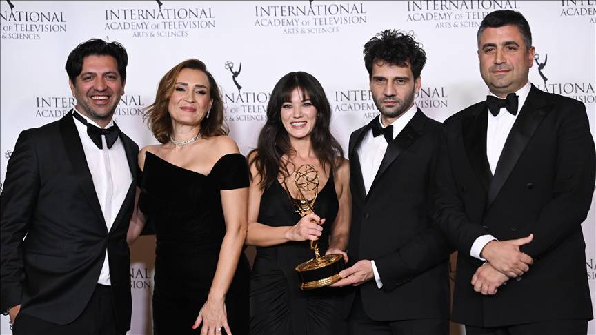 “Эмми” мукофотини қўлга киритган турк сериали — “Ҳукм”ни томоша қилиш учун 5 сабаб