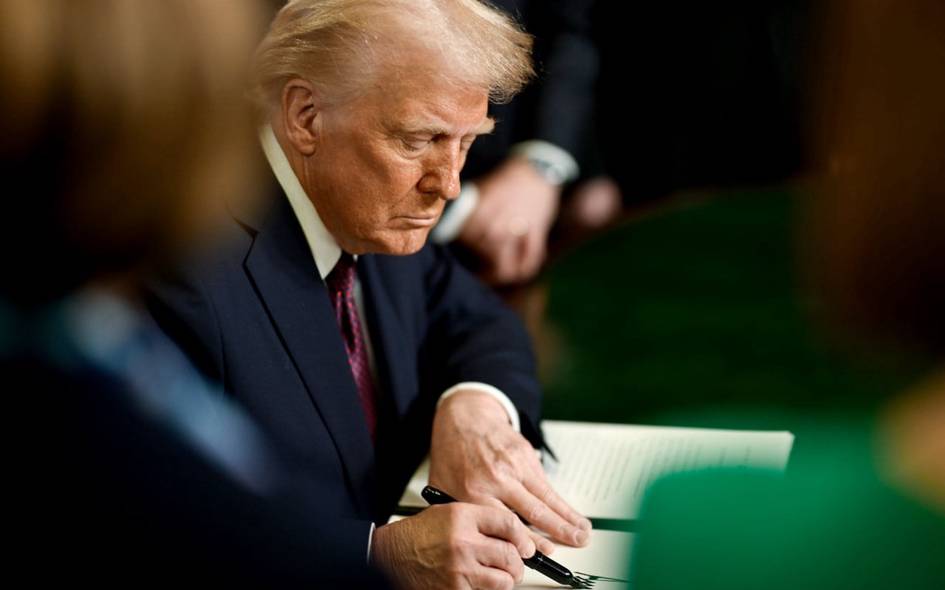 Трамп болаларнинг жинсини ўзгартириш операциясини тақиқлади 