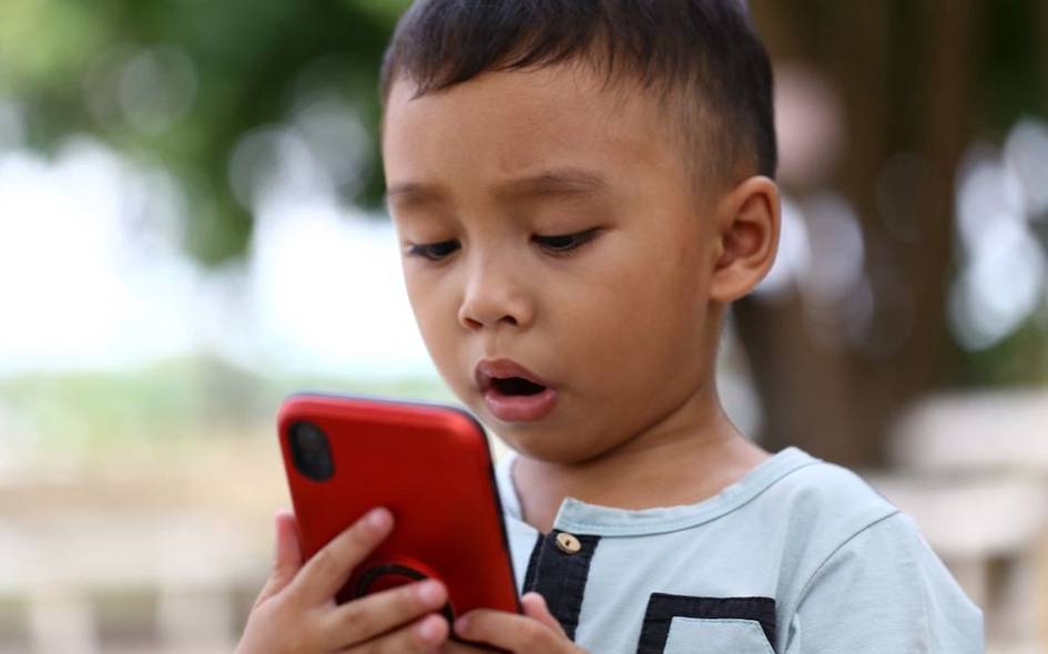 Kazakhstan considers ban on social networks for children under 16