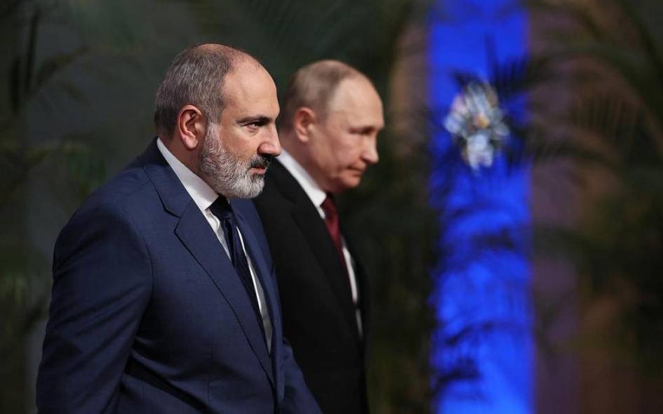Кремль Россияда яшовчи арманларни Пашинянга қарши овоз бериш учун юбормоқчи — Reuters