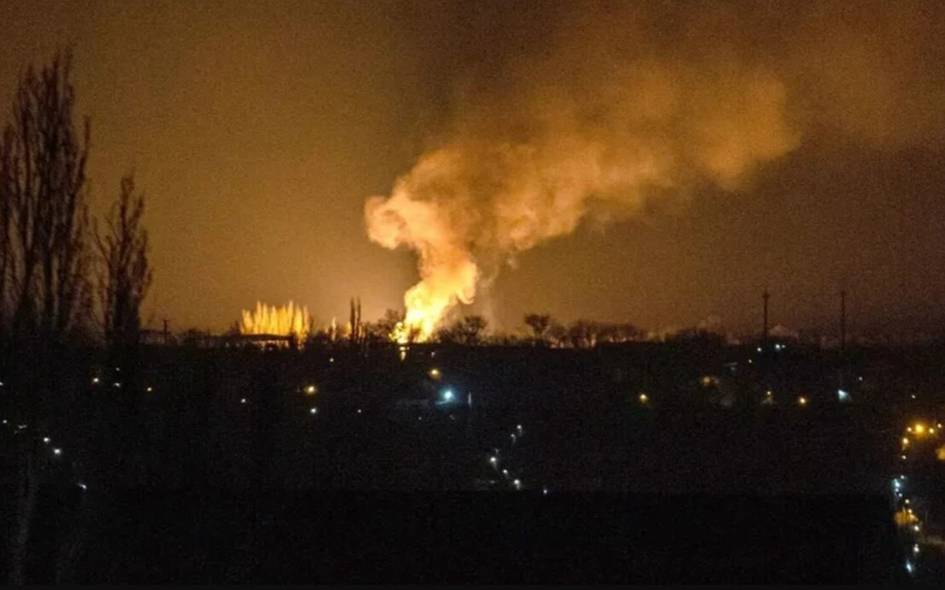 Украина Россия ичкарисига зарба берди: Таганрог порти ва аэродроми нишонга олинди