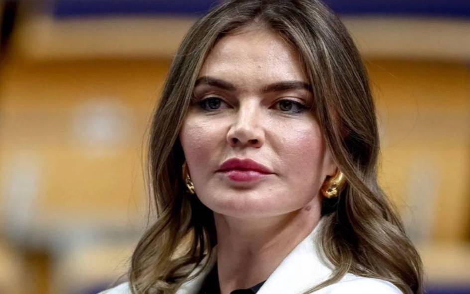 Для детей Путина и Кабаевой наняли около 20 гувернанток из Европы, которые учат их иностранным языкам — СМИ