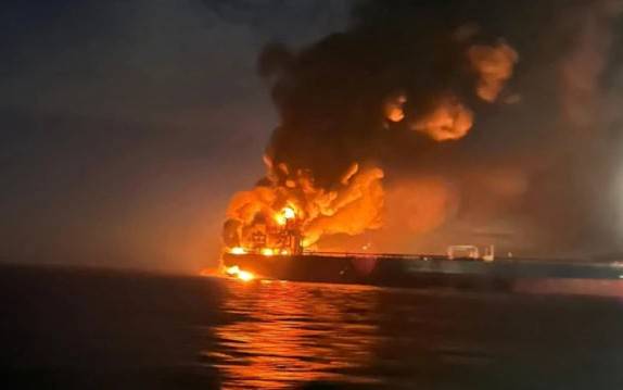 Азов денгизида кемаларга қилинган дронлар ҳужуми сабаб 5 нафар озарбайжонлик ҳалок бўлди (видео)