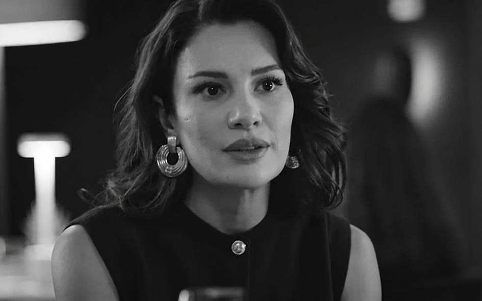 “Қизил шарбат” сериали юлдузи Эже Иртем 35 ёшида вафот этди