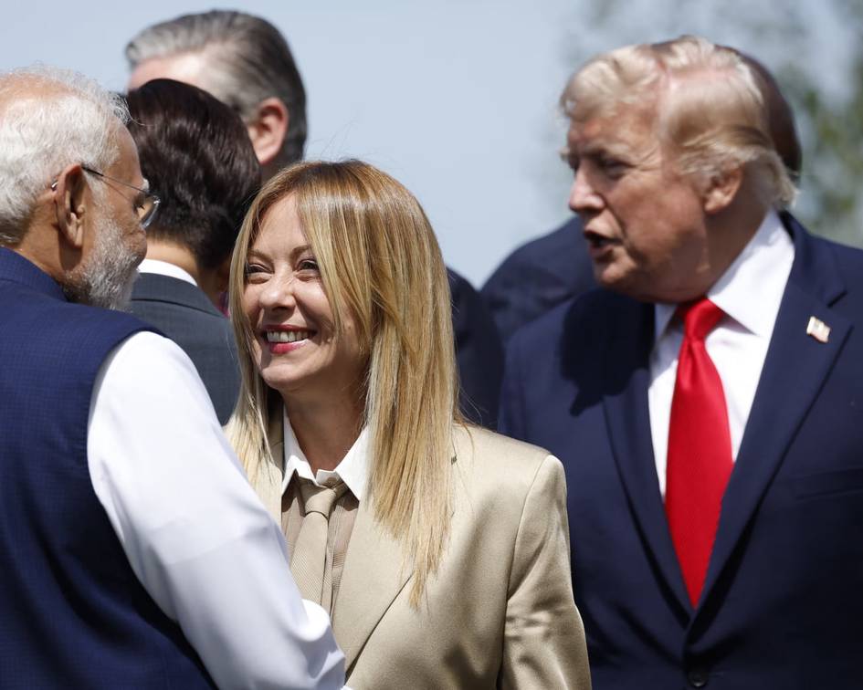 “Италия ҳеч қачон ёлвормайди”. Мелони Трампни ёлғончиликда айблади