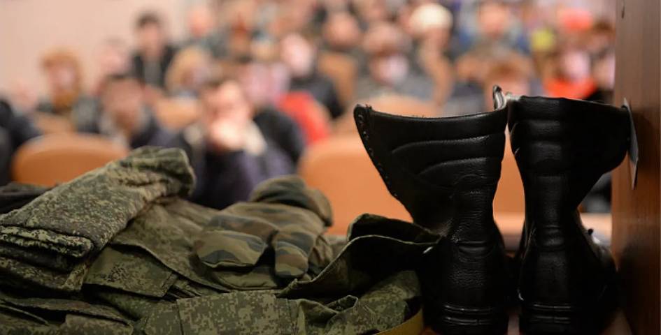 Беларусда хизматга яроқсизлар ҳам ҳарбий комиссариатларга чақирилмоқда