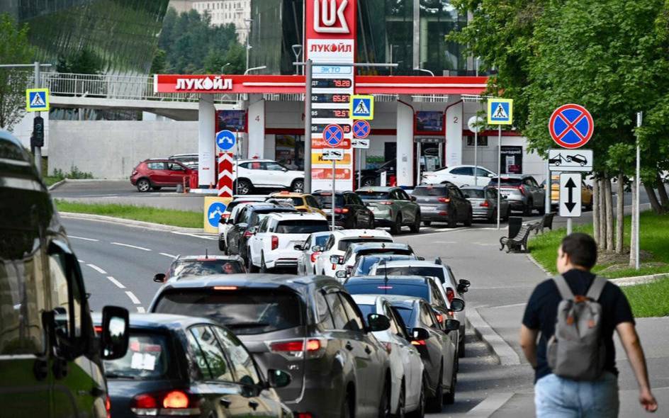 Россиядаги бензин инқирози: сабаблар, оқибатлар ва Ўзбекистон учун хатарлар