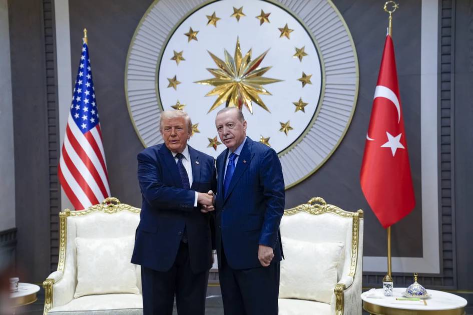 Трамп Туркияга қарши санкциялар олиб ташланишини айтди