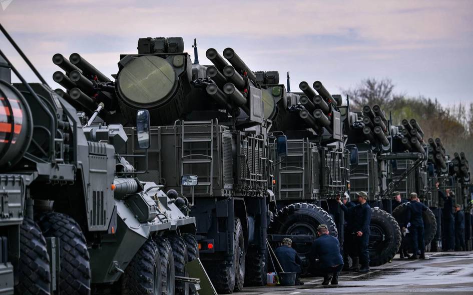 Россиянинг қудратли ҳаво мудофааси Украина дронларини нега тўхтата олмаяпти?