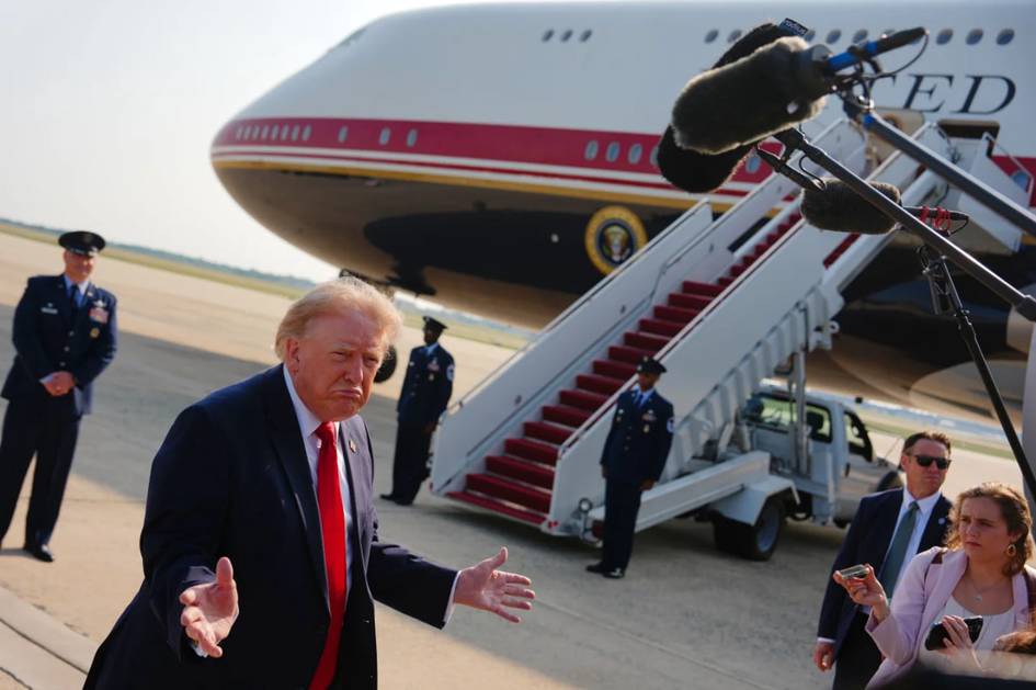 «Я — цель номер один для Ирана». Трамп сменил самолет на обратном пути из Турции