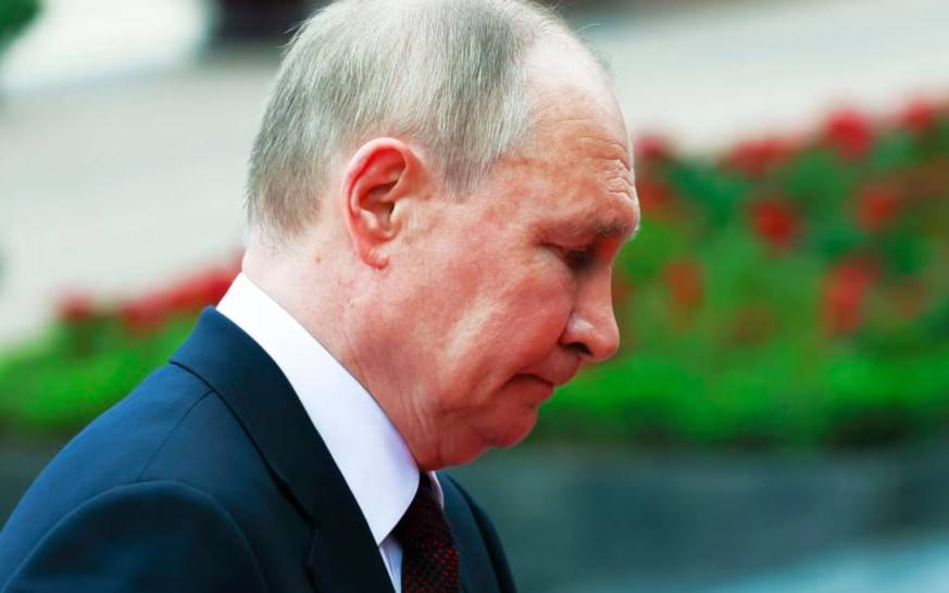 Путиннинг рейтинги кетма-кет иккинчи ҳафта пасайди