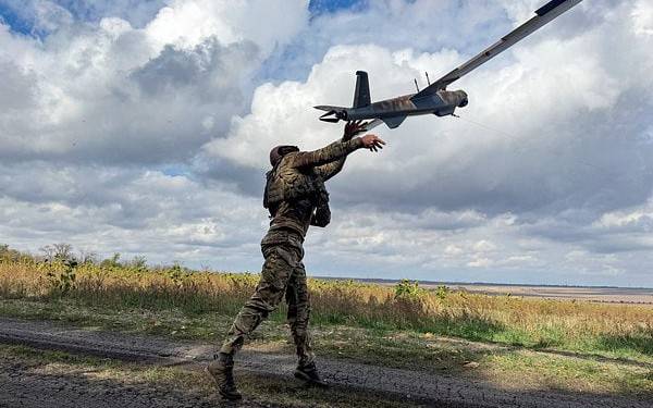 Украина Россиянинг 14 та кемасига зарба берди, Москвага 300 та дрон учирди