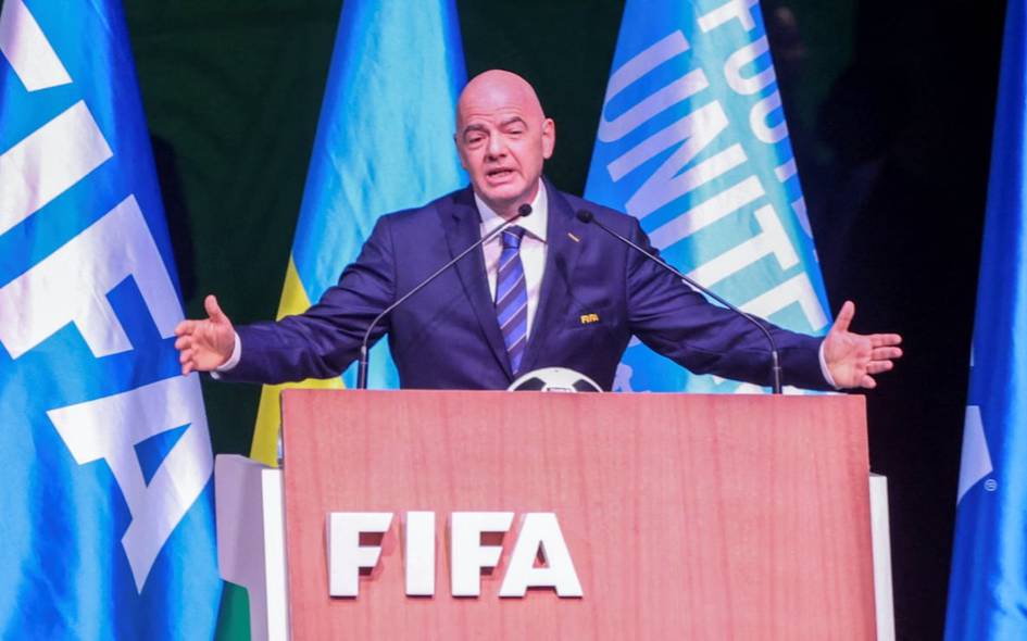 Трамп билан боғлиқ можародан сўнг FIFA президенти устидан шикоят тушди
