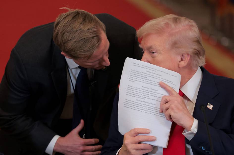 Трамп Эрон оролларига қўшин юборишни муҳокама қилишни бошлади