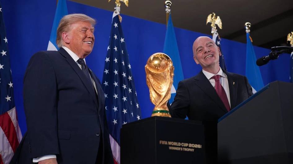“Мен Инфантинога қўнғироқ қилиб, маслаҳат беришга мажбур бўлдим” — Трамп қизил карточка можароси ҳақида