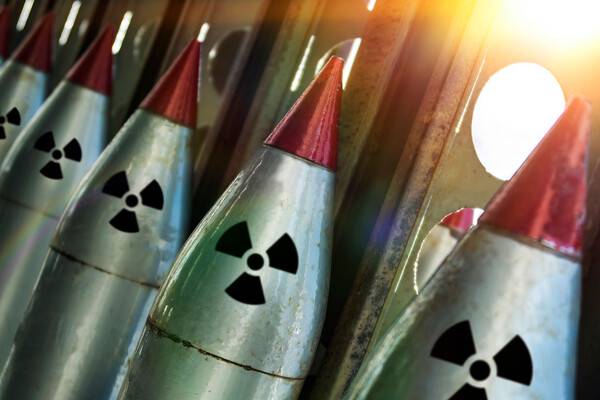 Эроннинг янги раҳбари ядровий қурол яратишга кўпроқ мойил — АҚШ разведкаси
