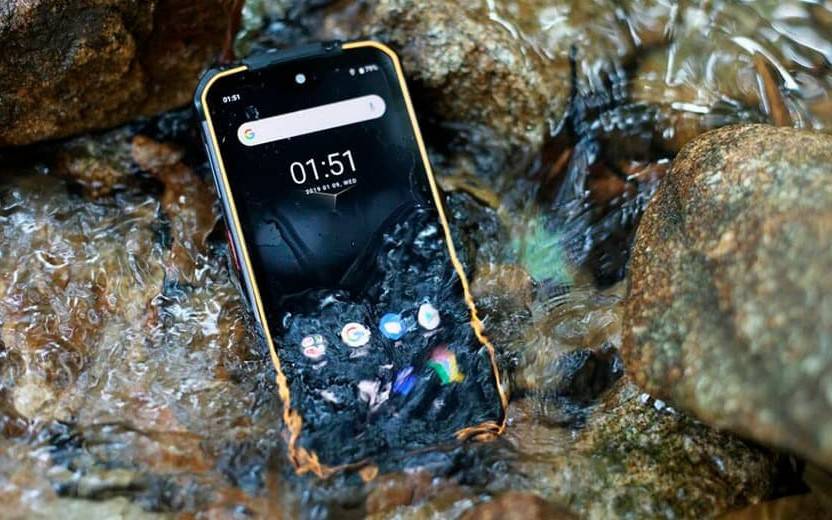 Сувга тушган телефонни қандай қуритиш керак? Энг муҳим тавсиялар