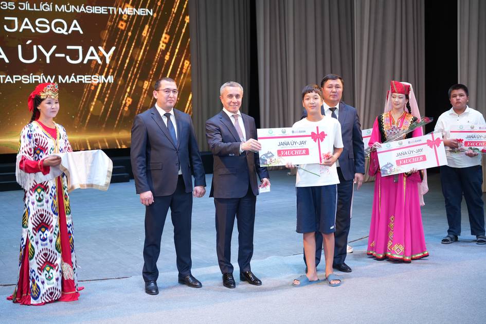 InfinBANK кўмагида Қорақалпоғистондаги 101 ёш оила янги уйли бўлди