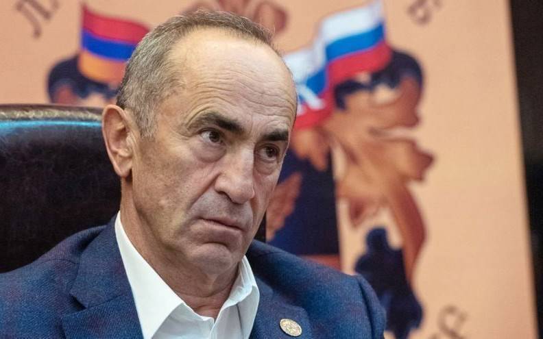 Арманистон собиқ президенти Роберт Кочарян ва унинг ўғли қўлга олинди