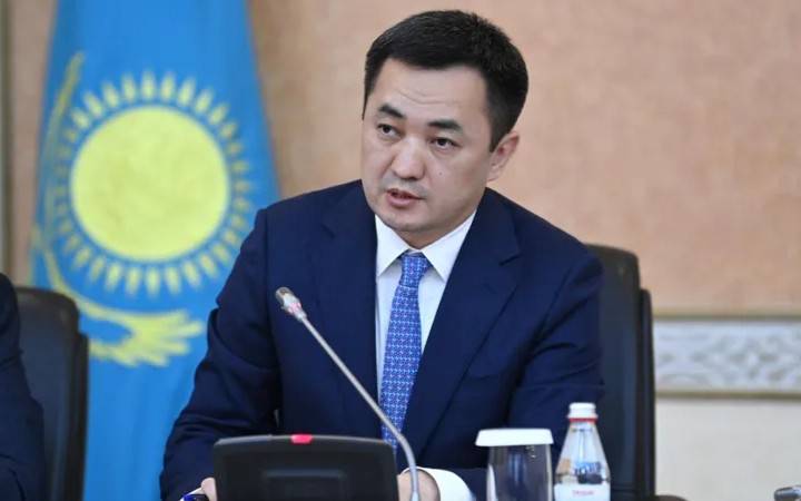 Қозоғистон тарихидаги илк бир палатали парламент иш бошлади. Қурултой раиси сайланди