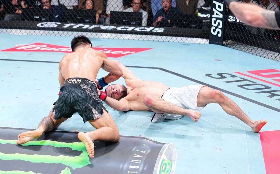 Хитойда ўтказилган UFC турнирида Нурмагомедов нокаутга учради