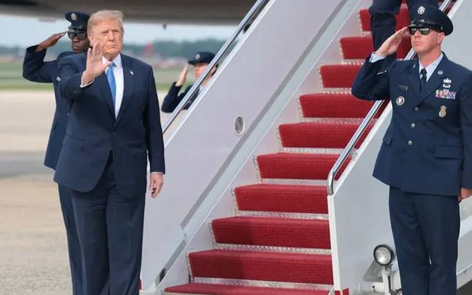Трамп Эронни “расман инқирозга учраган давлат” деб атади