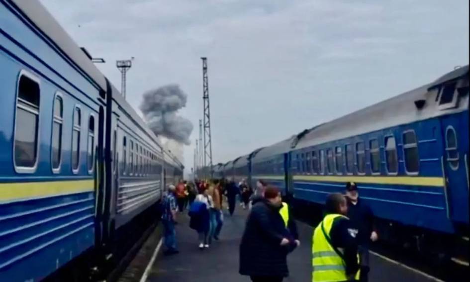 Россия Украинадан Польшага кетаётган поездга зарба берди. Борис Жонсон бўлган поезд ҳам хавф остида қолди  (видео)