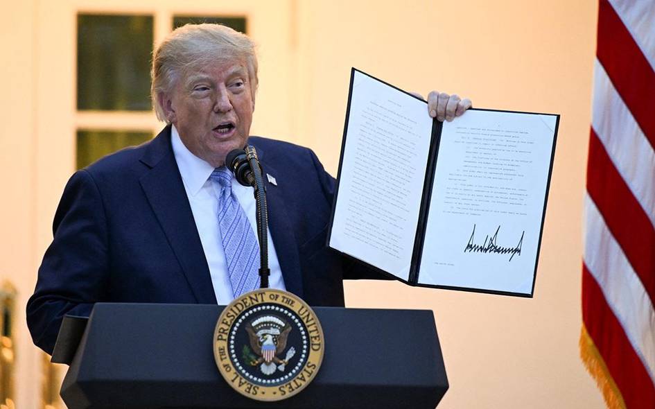 Трамп Россияга қарши “жаҳаннам санкциялари” ҳақидаги қонунни имзолади