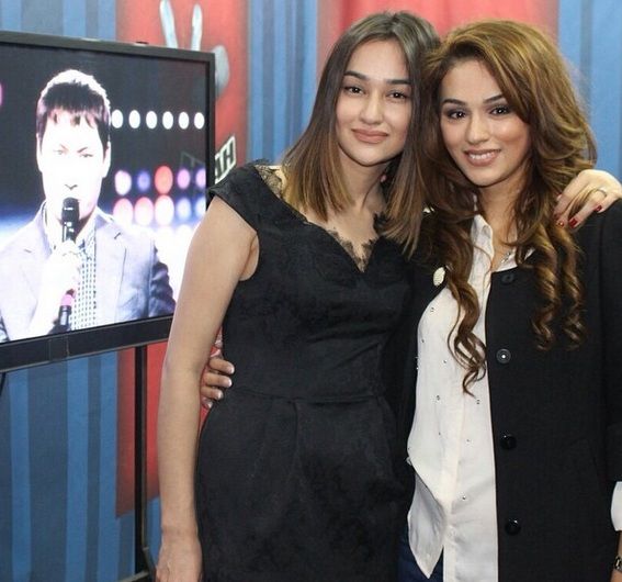 Katta kokraklari bilan gozal