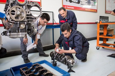 Transseksual uy qurilishi video