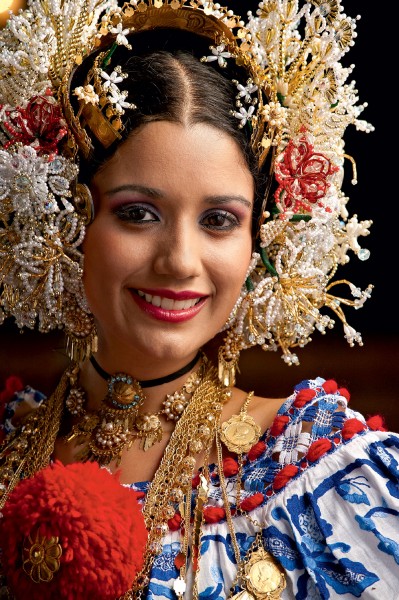 Jinsiy oyoqli külotlu çorapli qizlar