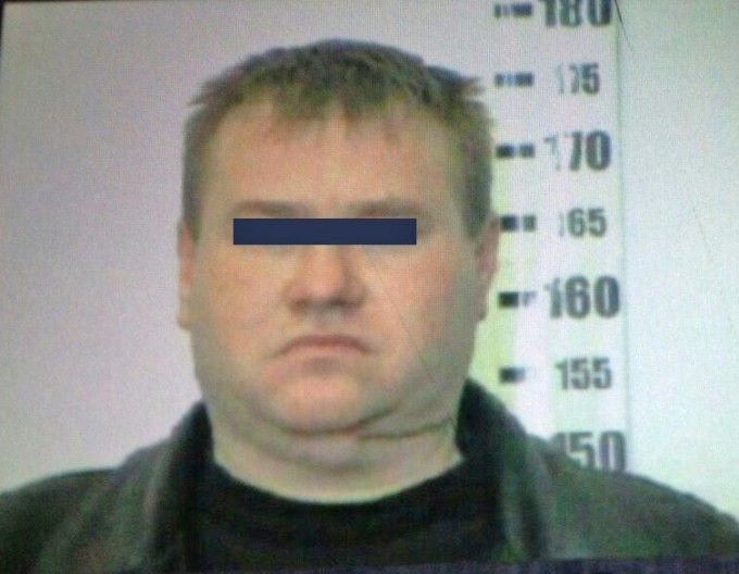 Rus qizlari kozgu oldida siyish va onanizm