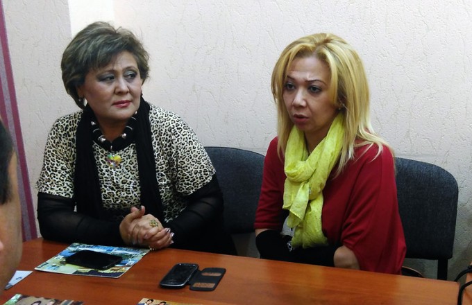 Namuna Zohirova va Surayyo Ermatova. Foto: “Daryo”