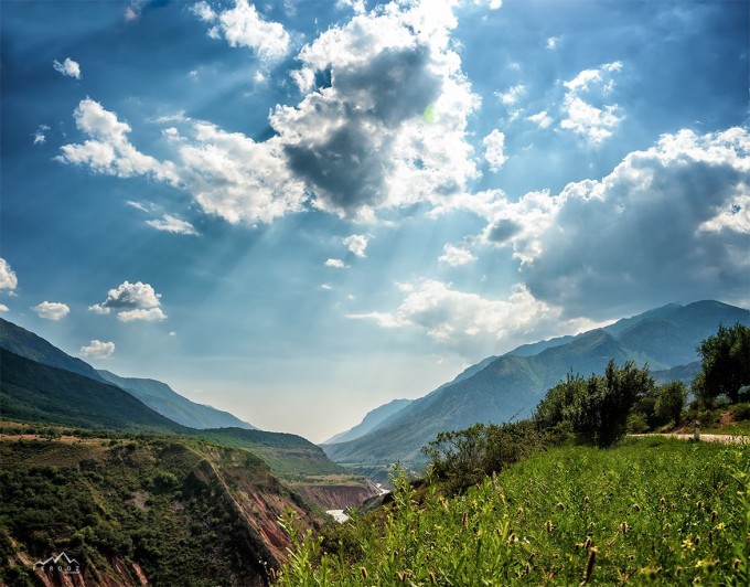 Xotin dugonasini eriga olib keldi (video)