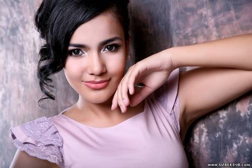 Rus porno xxx Sayr qilish uchun chiqdi va sikildi