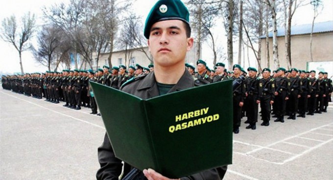 Koz yoshlari va qichqiriqlar porno Hovuzda jinsiy aloqa video