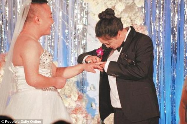 Kelin kuyovni ichki kiyimida sikadi Kelin kuyovni ichki kiyimida sikadi