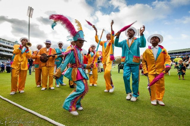 Yalangoch qizlar va erkaklar video