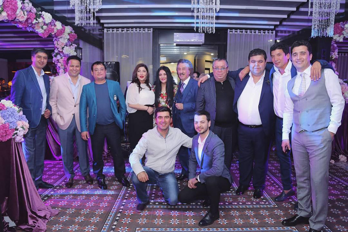 Yasemin va regina pornosini tomosha qiling