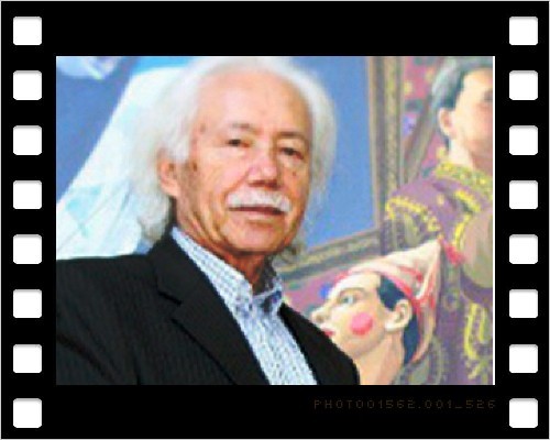 Tolovsiz jinsiy aloqa, ayol, tukli U eshagini sik ustida ishlaydi