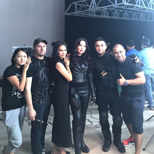 Yuliya Volkovaning porno filmdagi tatuirovkalari